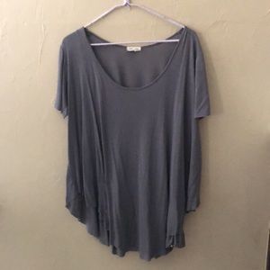 Cute Grey UO Flowy Top!